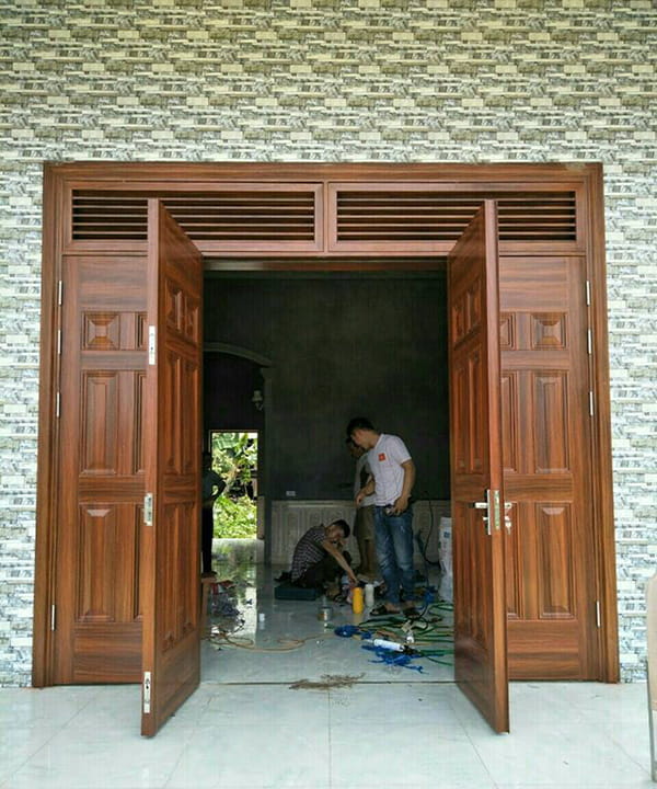 Các công trình lắp đặt cửa thép vân gỗ thực tế tại Hà Nội