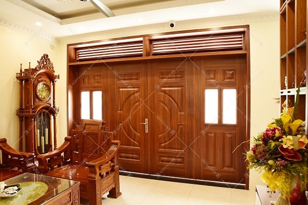 Mẫu cửa 4 cánh vân gỗ【đẹp nhất】cho cửa đi chính