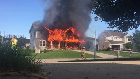 Các lý do nên lắp đặt cửa chống cháy cho ngôi nhà