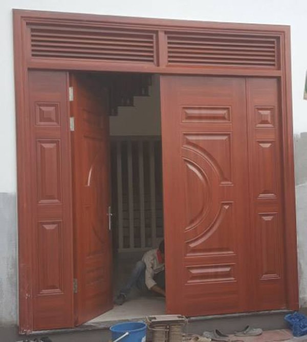 Các công trình lắp đặt cửa thép vân gỗ thực tế tại Hà Nội