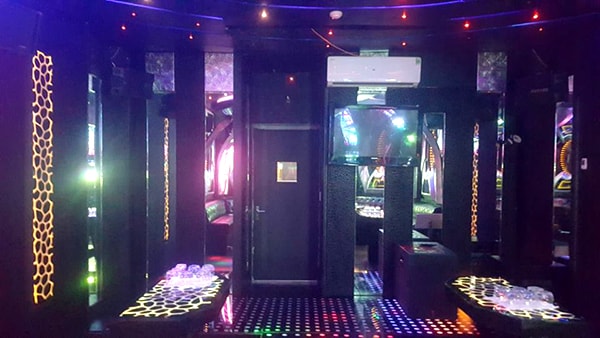 Cửa chống cháy cho phòng Karaoke hiện đại, an toàn