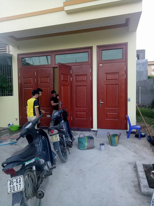 Tư vấn lắp đặt cửa thép vân gỗ tại Thanh Hóa