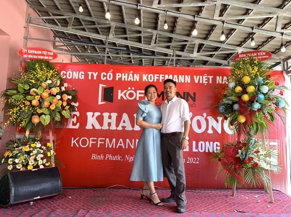 Cửa thép vân gỗ Koffmann tưng bừng khai trương đại lý Hoàng Long - Bình Phước